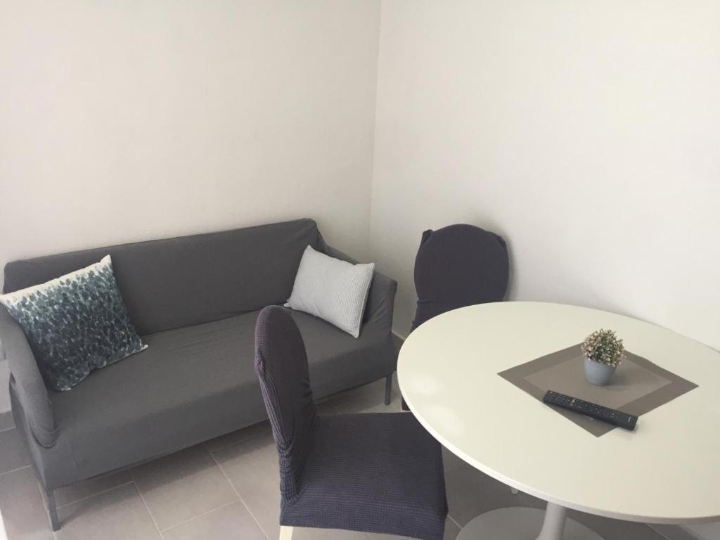 Apartmani Miro Opacak Omiš Zewnętrze zdjęcie